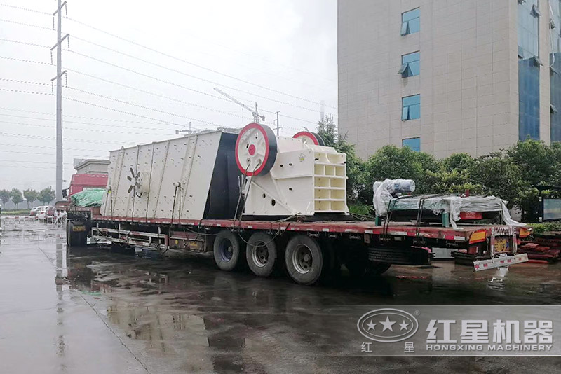 69顎式破碎機(jī)裝車(chē)發(fā)貨